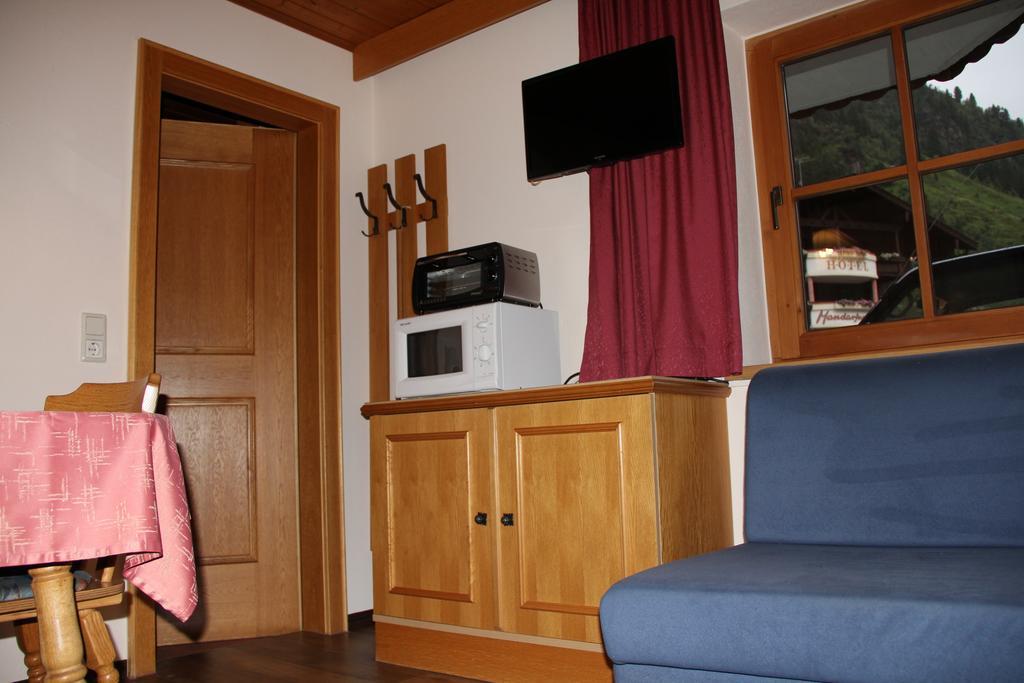 Апартаменты Haus Puit Mandarfen Pitztal Санкт-Леонхард-им-Пицталь Номер фото